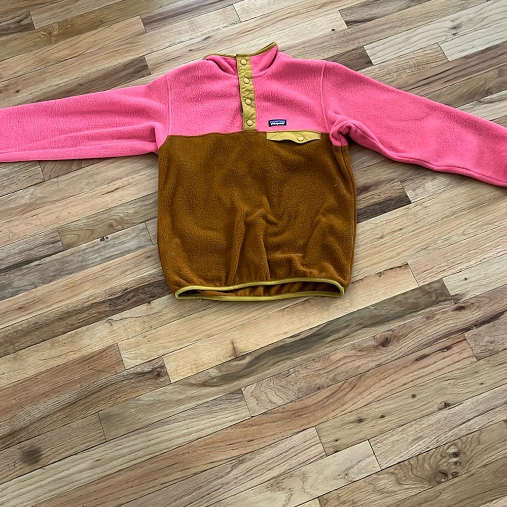 Girls pull over Patagonia